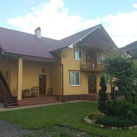 U Lyudmily Villa Karpaty Bagian luar foto